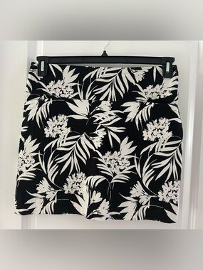 SC&Co Black & White Tropical Print Golf Skort•Size Large